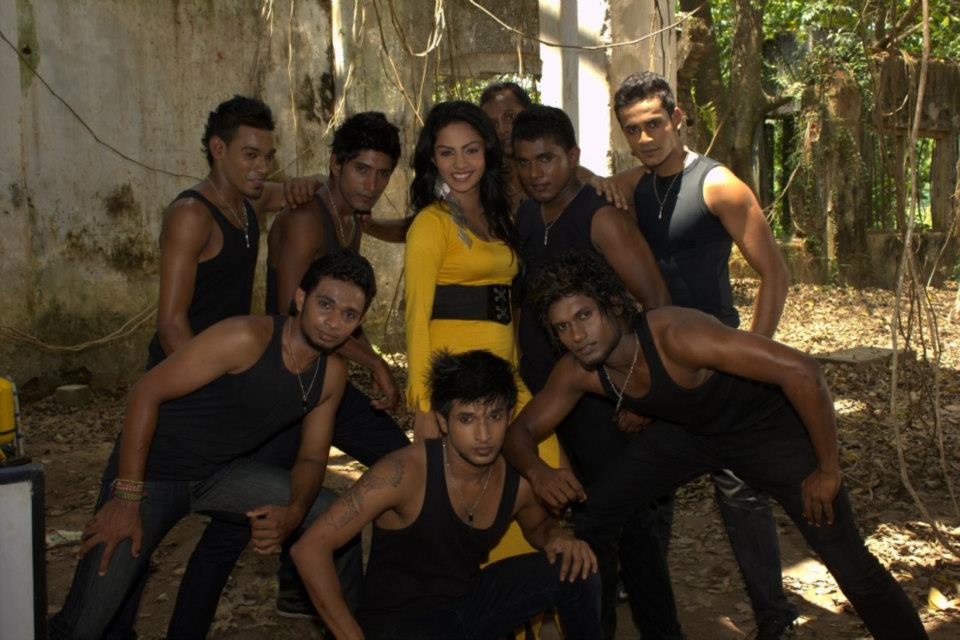 283228_593170267361076_763044390_n