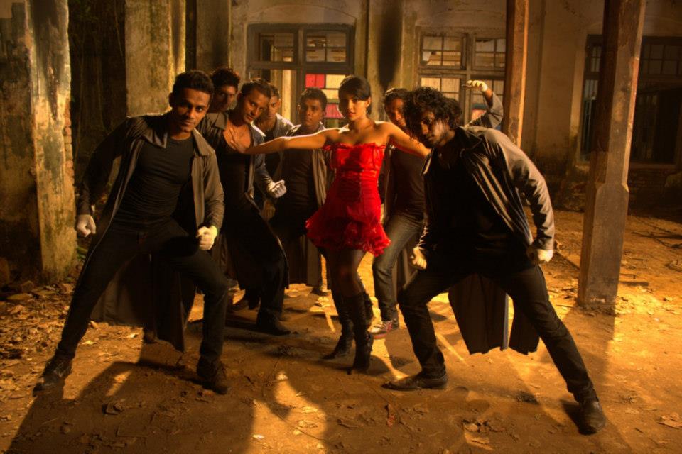 531715_594033917274711_1186846478_n