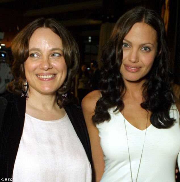 article-2324149-19C4387B000005DC-720_634x640