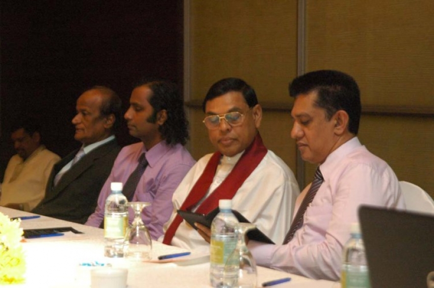 f60a47f7792630a3a86bc14c0657e89c_3_XL