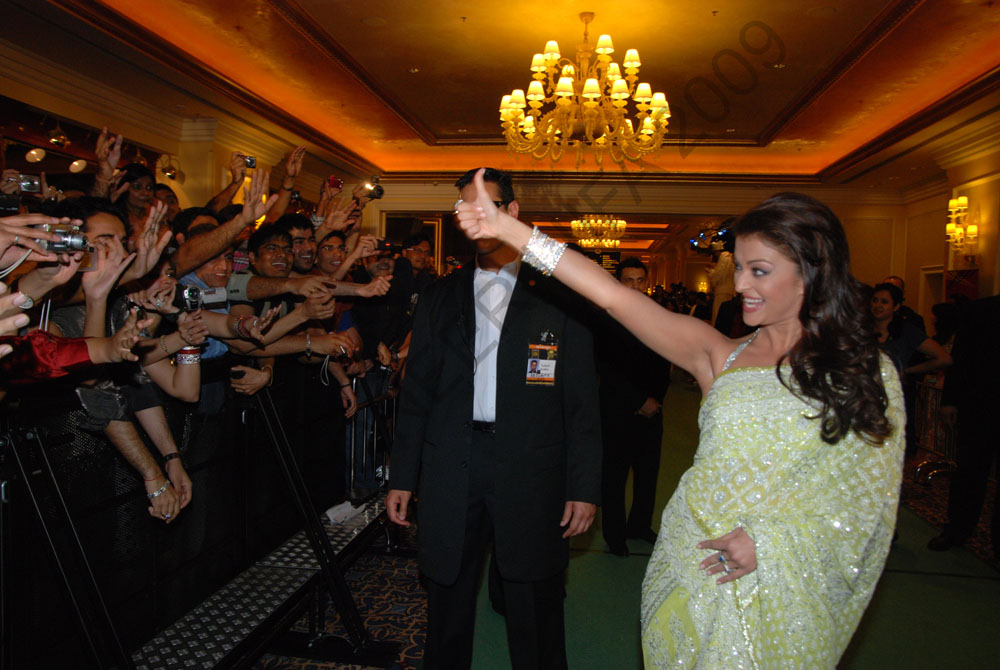 Aishwarya-at-IIFA-Awards-GreenCarpet