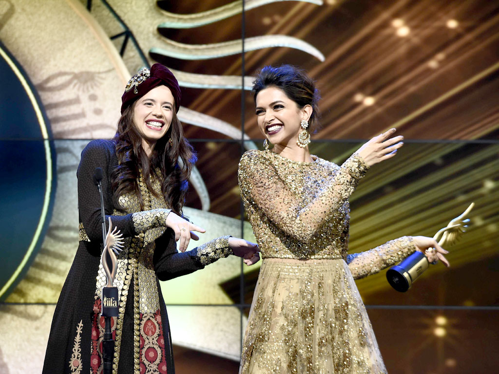 a537d25e-7b3a-483d-bf07-f09ba2014c9eWallpaper1