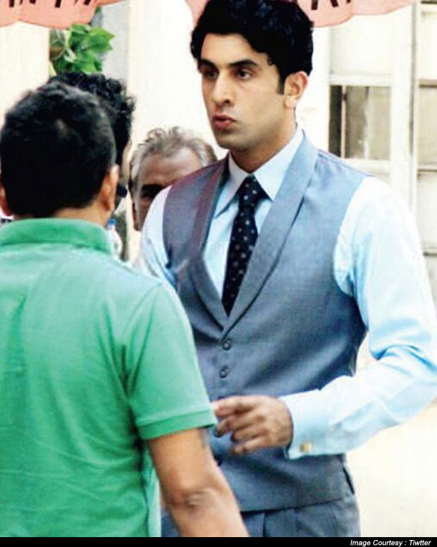ranbirs-waistcoat-retro-look-from-bombay-velvet-01