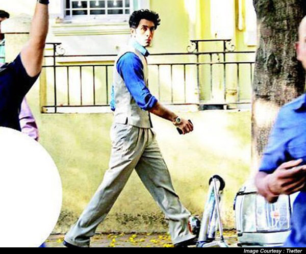 ranbirs-waistcoat-retro-look-from-bombay-velvet-02