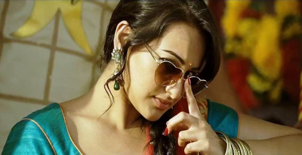 sonakshi-sinha-in-joker-15